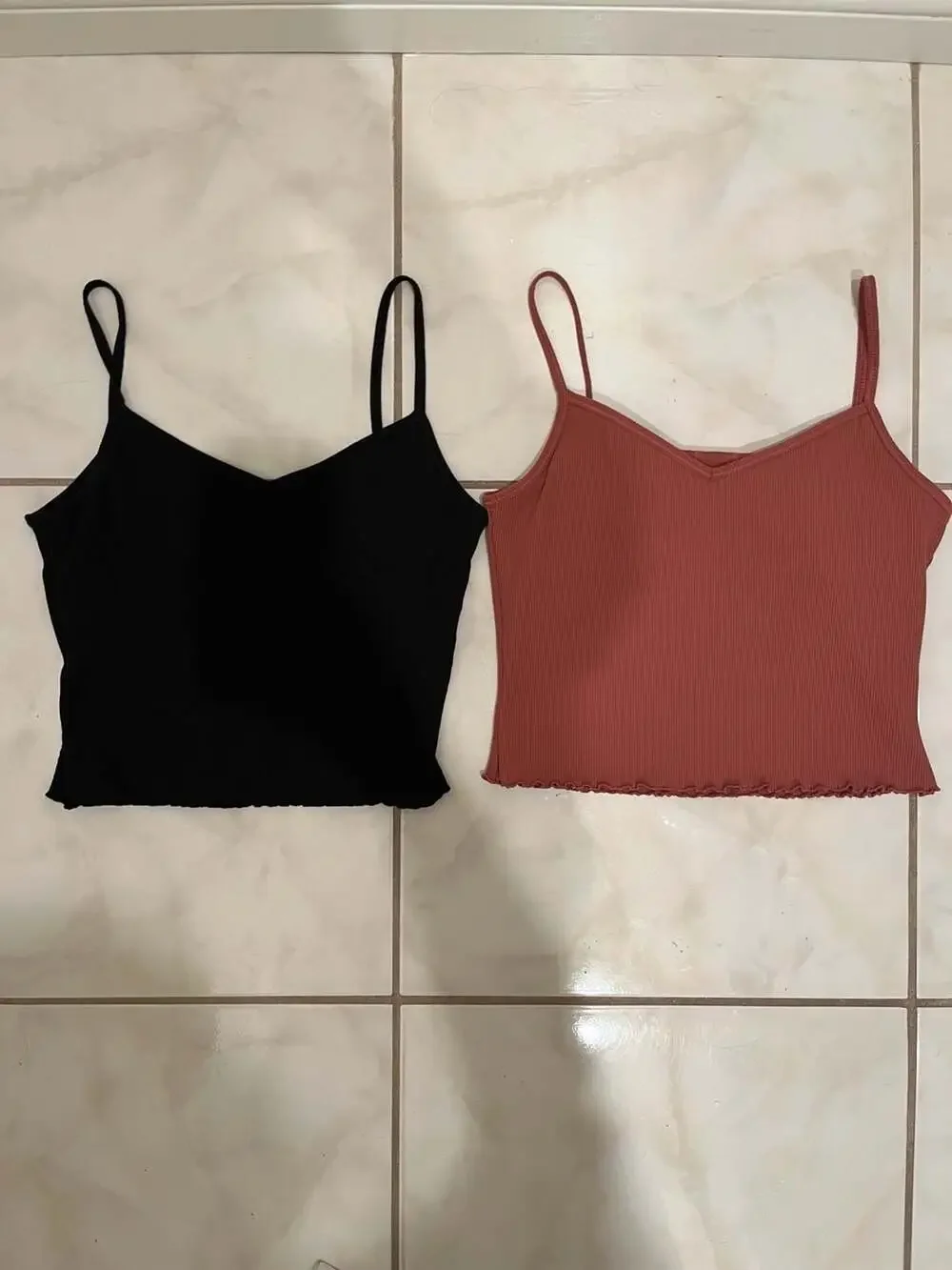 GapFit Women’s Ribbed Built-In Shelf Bra Cami Tank Top Bundle  Size Small